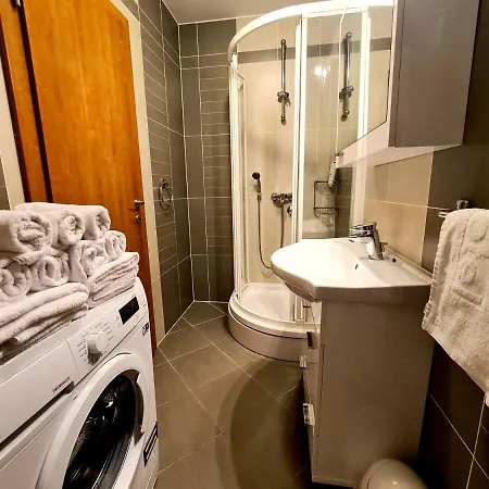 Veronika Apartment *