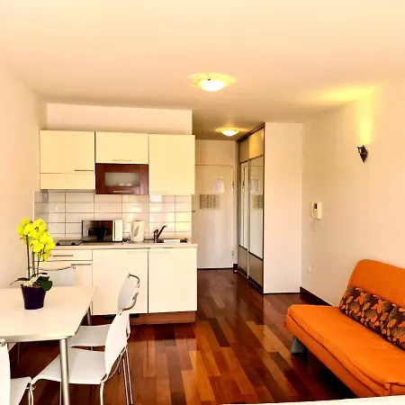 Veronika Appartement Makarska